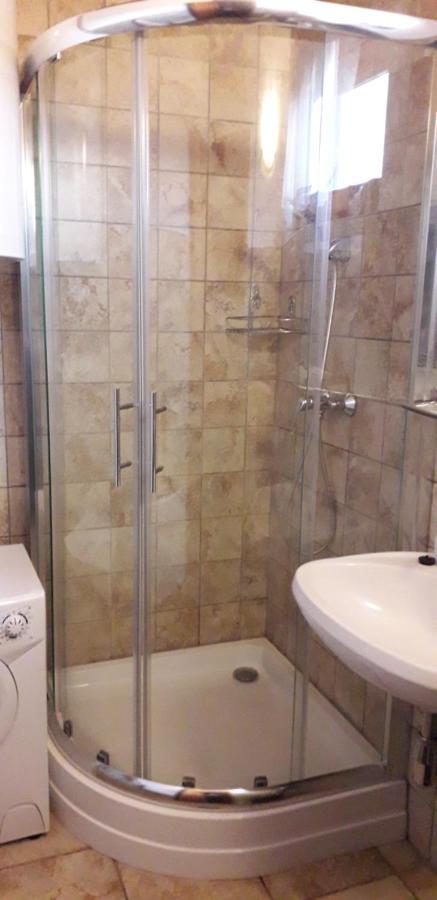 Matyasmadar Vendeghaz Hotell Tard Exteriör bild