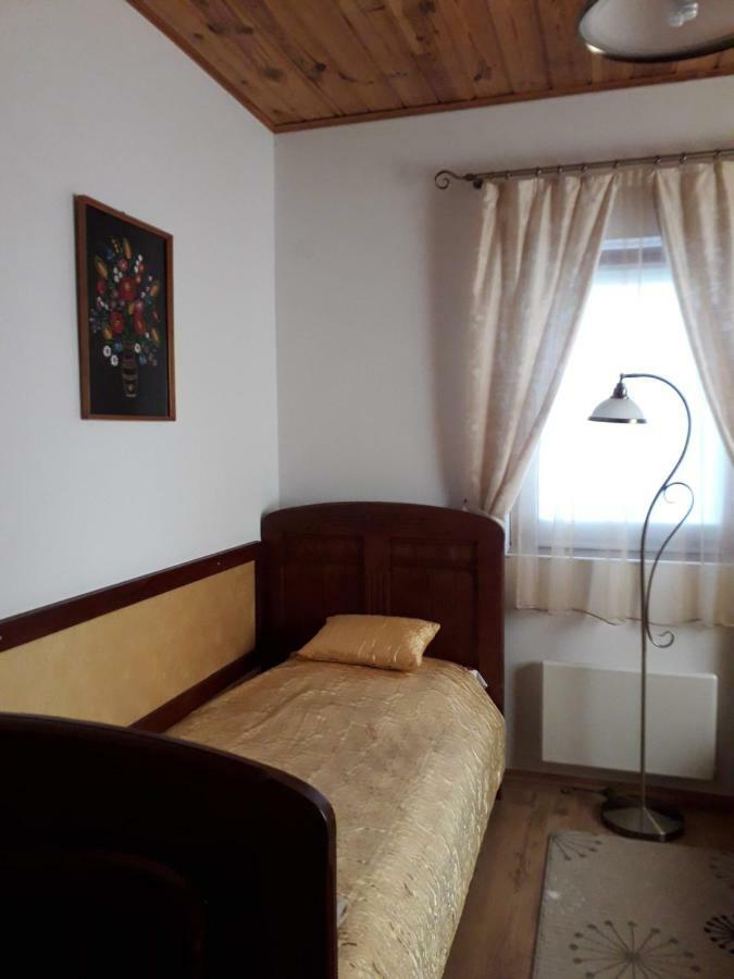 Matyasmadar Vendeghaz Hotell Tard Exteriör bild