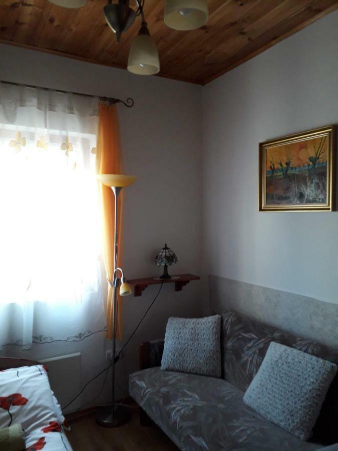 Matyasmadar Vendeghaz Hotell Tard Exteriör bild